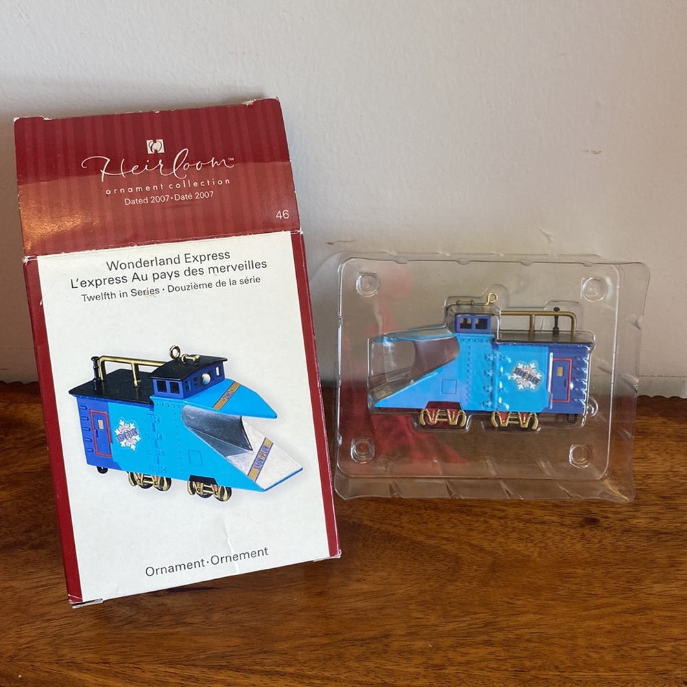 Vintage 2007 Carlton Cards Wonderland Express Train Ornament 46